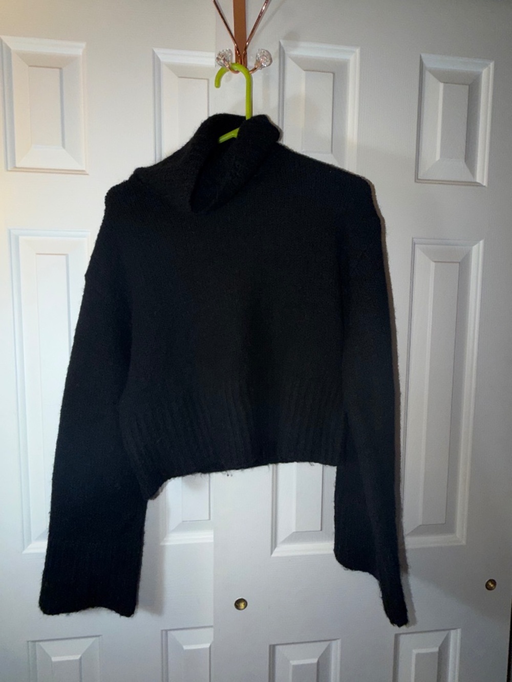 Zara Black Cropped Sweater